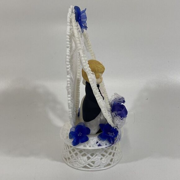 Vintage 1980s Wedding Cake Topper Porcelain Bride & Groom 9” - Picture 4 of 7